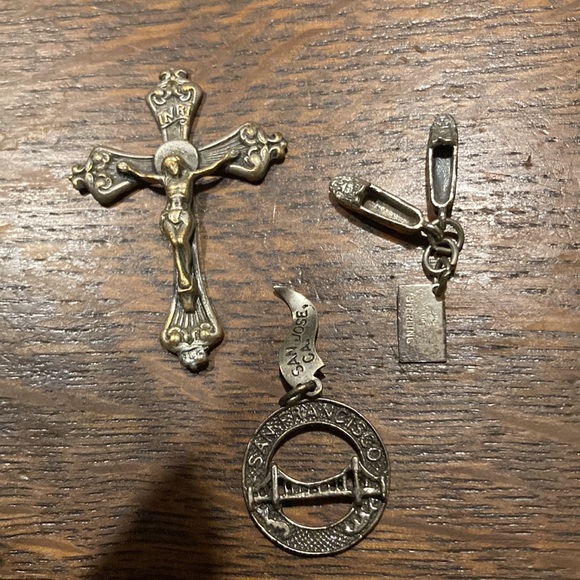 30 pc lot of assorted beautiful jewelry, sterling silver chains, pendants +more - Picture 8 of 8